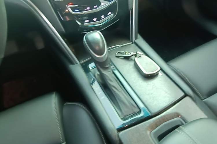 Used Cadillac XTS 2018 28T Tech Edition Gear Lever
