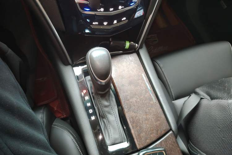 Used Cadillac XTS 2018 28T Tech Edition Gear Lever