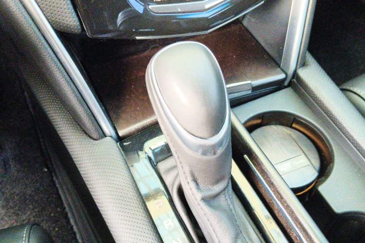 Used Cadillac XTS 2018 28T Tech Edition Gear Lever