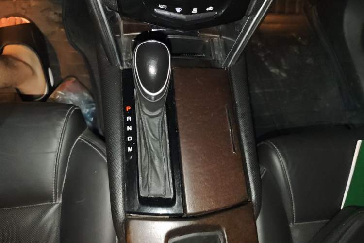 Used Cadillac XTS 2018 28T Elite Edition Gear Lever