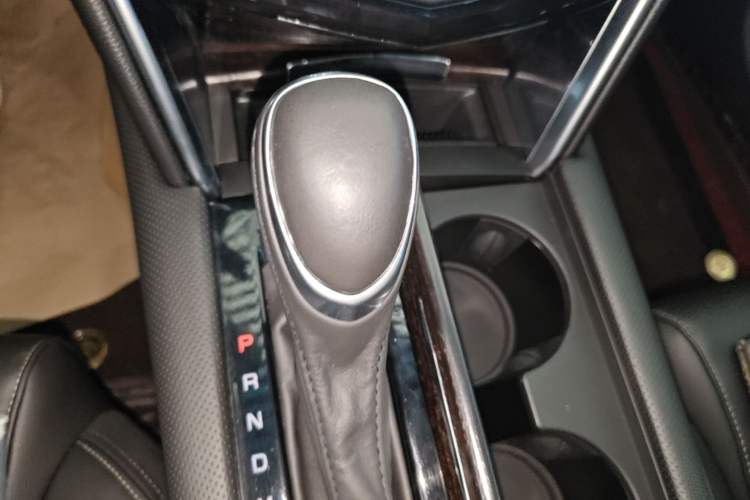 Used Cadillac XTS 2018 28T Tech Edition Gear Lever