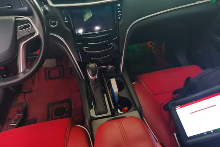 Used Cadillac XTS 2018 28T Elite Edition Gear Lever