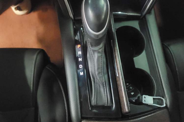 Used Cadillac XTS 2018 28T Elite Edition Gear Lever