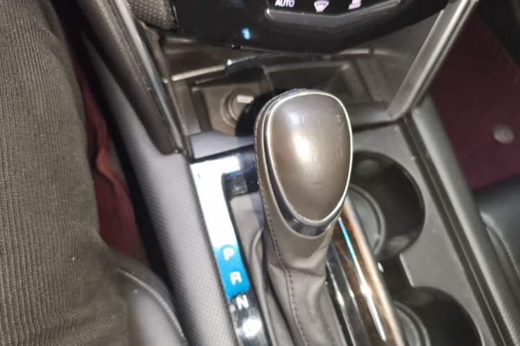 Used Cadillac XTS 2018 28T Tech Edition Gear Lever