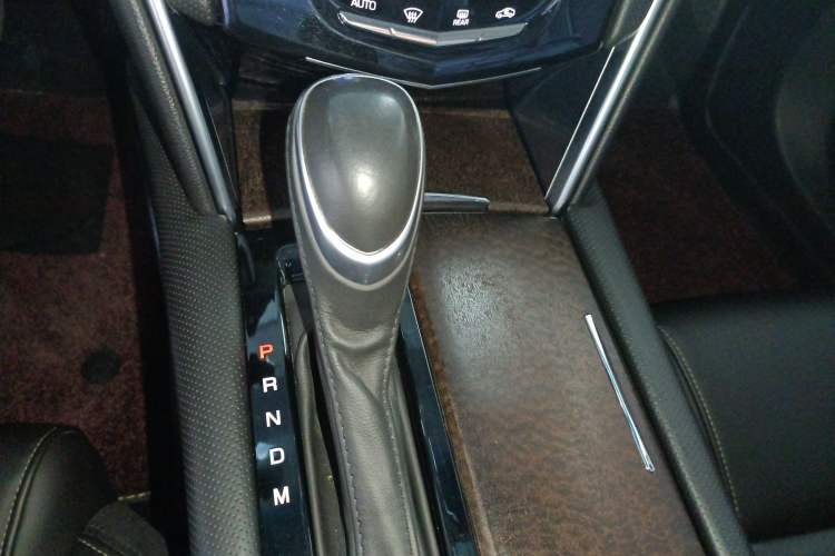 Used Cadillac XTS 2018 28T Tech Edition Gear Lever