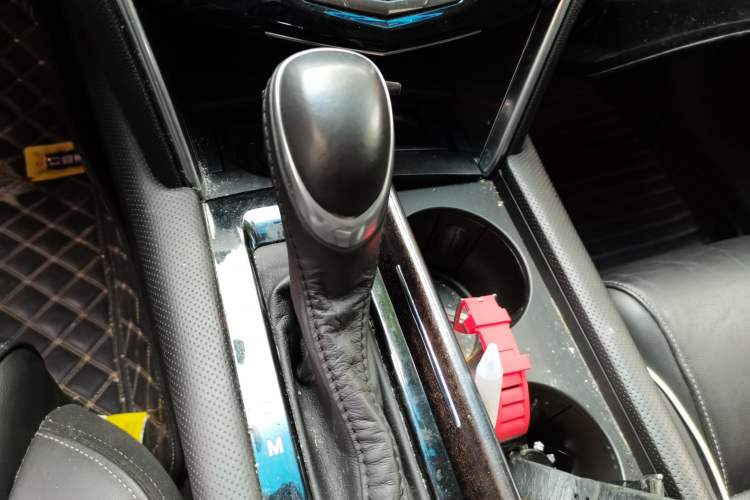 Used Cadillac XTS 2018 28T Elite Edition Gear Lever