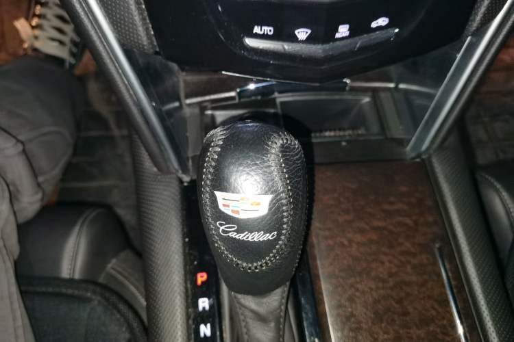 Used Cadillac XTS 2018 28T Tech Edition Gear Lever