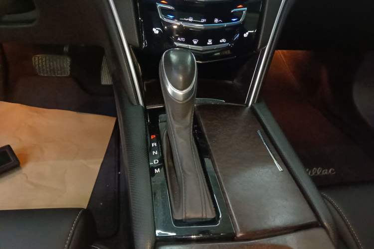 Used Cadillac XTS 2018 28T Tech Edition Gear Lever