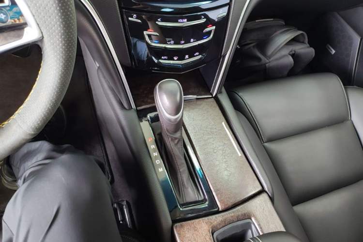 Used Cadillac XTS 2018 28T Tech Edition Gear Lever