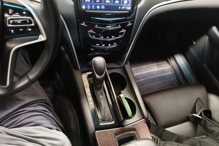 Used Cadillac XTS 2018 28T Elite Edition Gear Lever