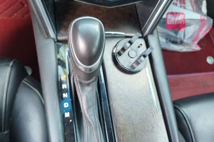 Used Cadillac XTS 2018 28T Elite Edition Gear Lever