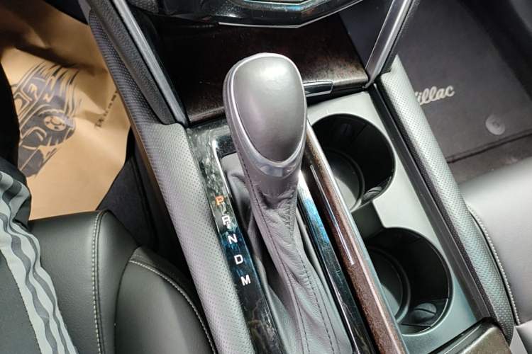 Used Cadillac XTS 2018 28T Tech Edition Gear Lever