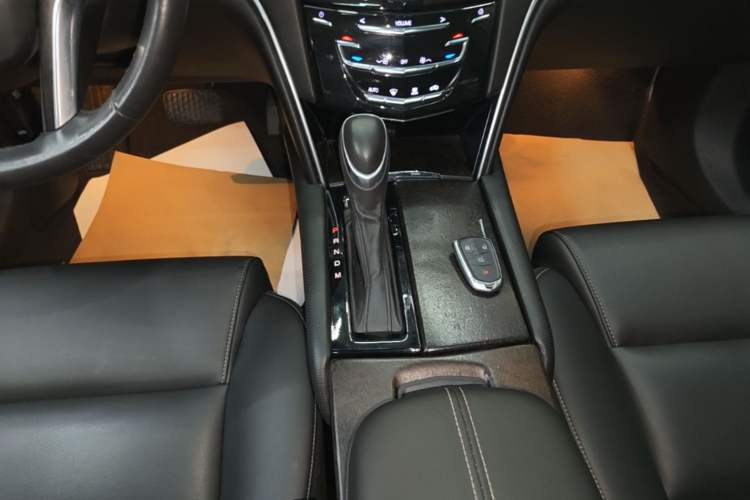 Used Cadillac XTS 2018 28T Tech Edition Gear Lever