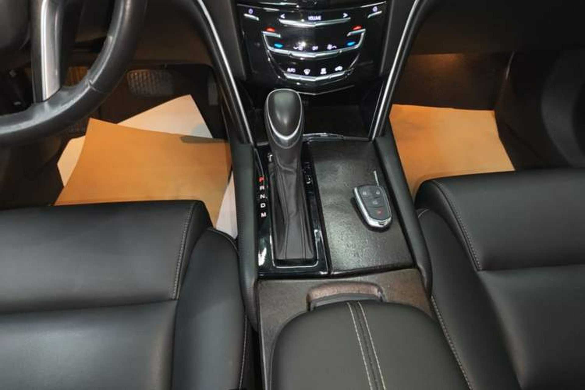 Used Cadillac XTS 2018 28T Tech Edition Gear Lever
