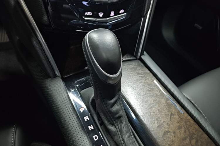 Used Cadillac XTS 2018 28T Tech Edition Gear Lever