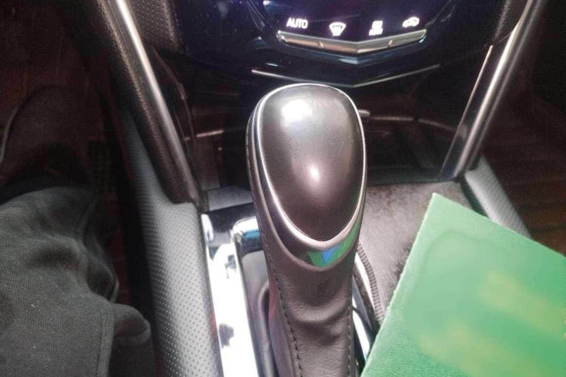 Used Cadillac XTS 2018 28T Elite Edition Gear Lever