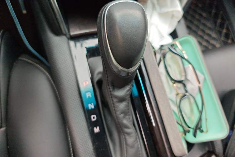 Used Cadillac XTS 2018 28T Tech Edition Gear Lever