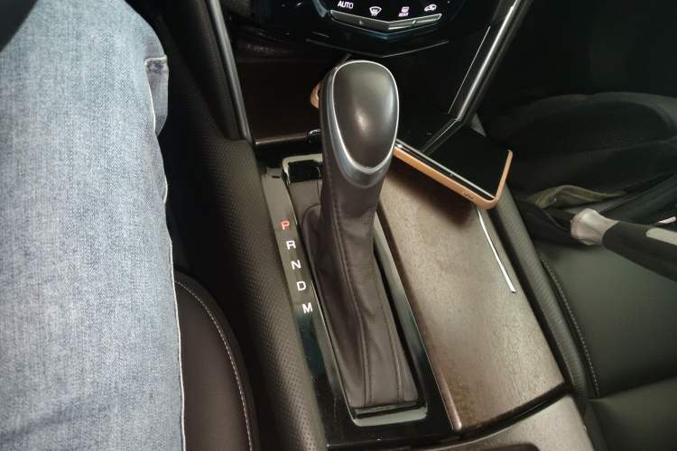 Used Cadillac XTS 2018 28T Tech Edition Gear Lever