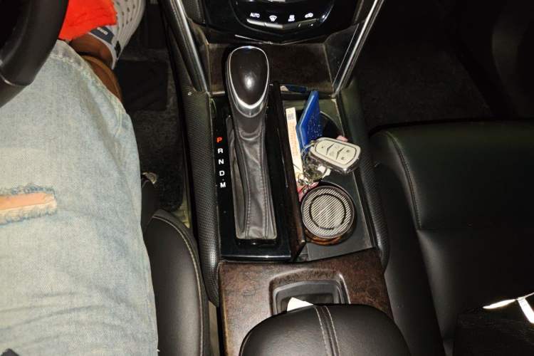 Used Cadillac XTS 2018 28T Tech Edition Gear Lever