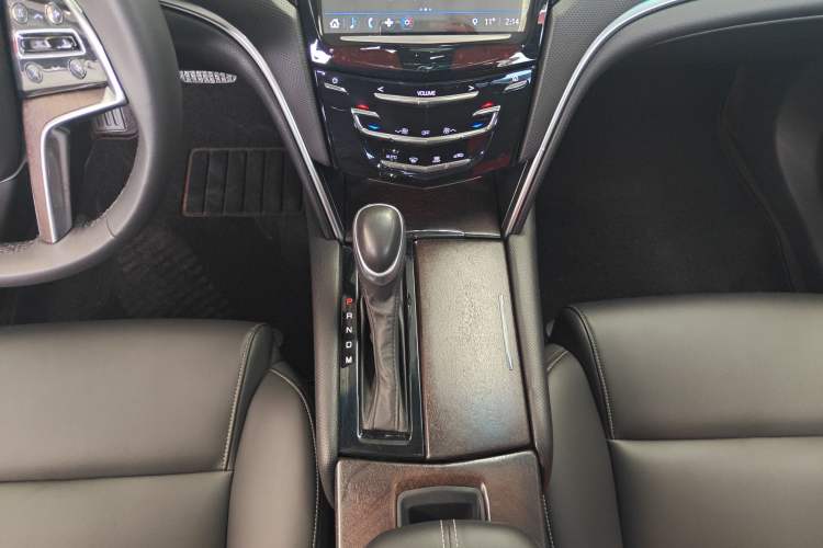 Used Cadillac XTS 2018 28T Tech Edition Gear Lever
