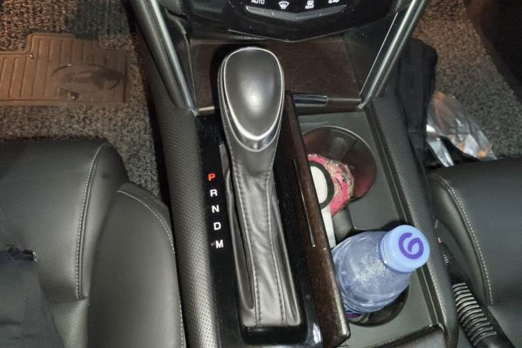 Used Cadillac XTS 2018 28T Elite Edition Gear Lever