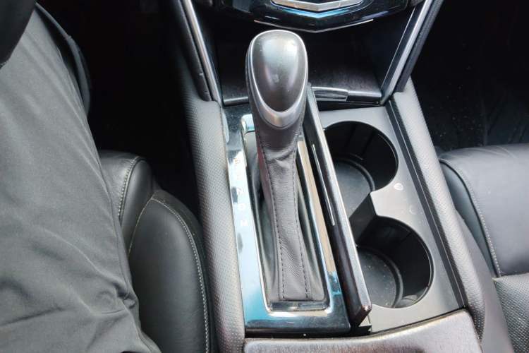 Used Cadillac XTS 2018 28T Elite Edition Gear Lever