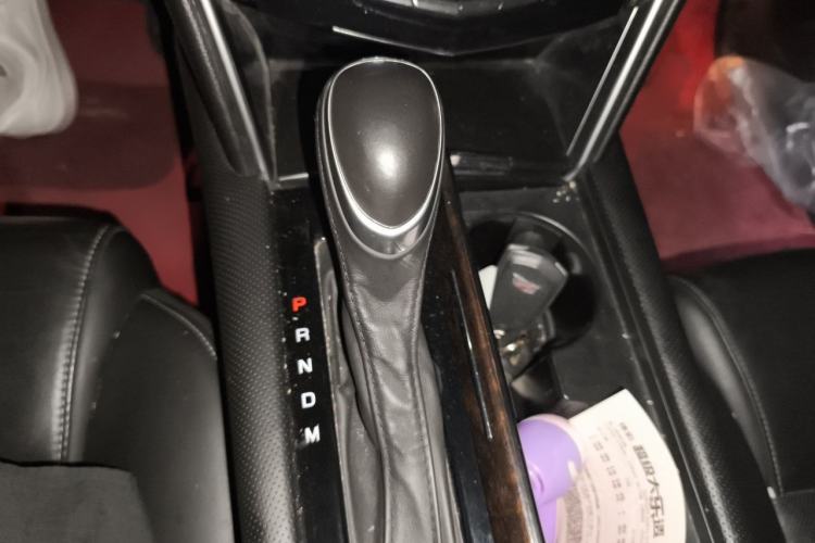 Used Cadillac XTS 2018 28T Elite Edition Gear Lever