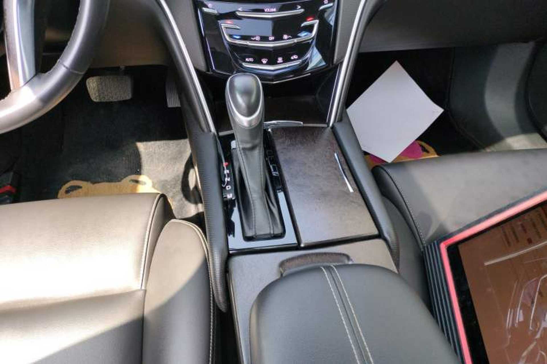 Used Cadillac XTS 2018 28T Tech Edition Gear Lever