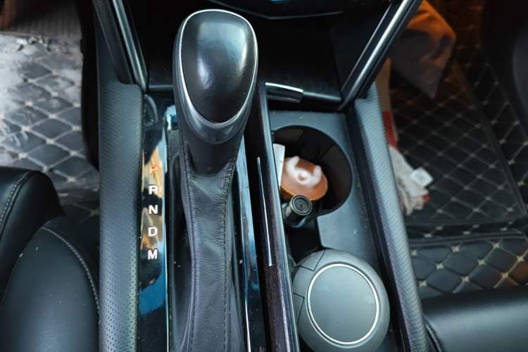 Used Cadillac XTS 2018 28T Tech Edition Gear Lever