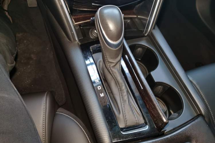 Used Cadillac XTS 2018 28T Tech Edition Gear Lever