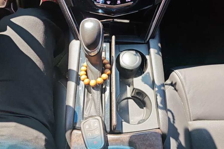 Used Cadillac XTS 2018 28T Elite Edition Gear Lever