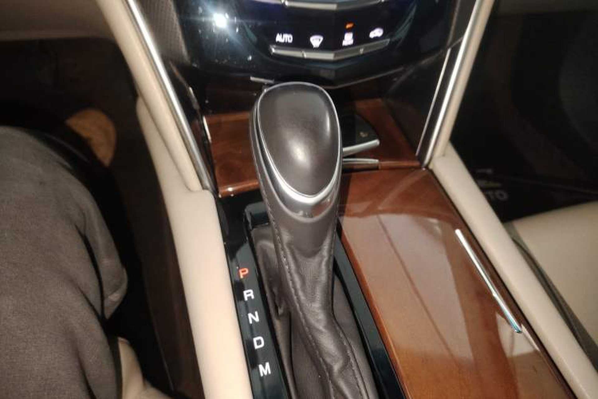 Used Cadillac XTS 2018 28T Tech Edition Gear Lever
