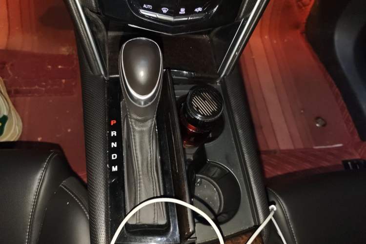 Used Cadillac XTS 2018 28T Tech Edition Gear Lever