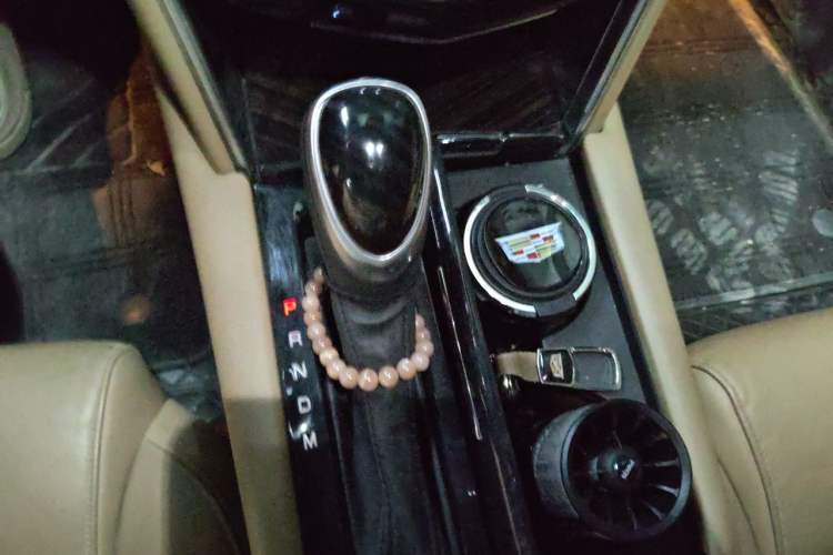 Used Cadillac XTS 2018 28T Luxury Edition Gear Lever