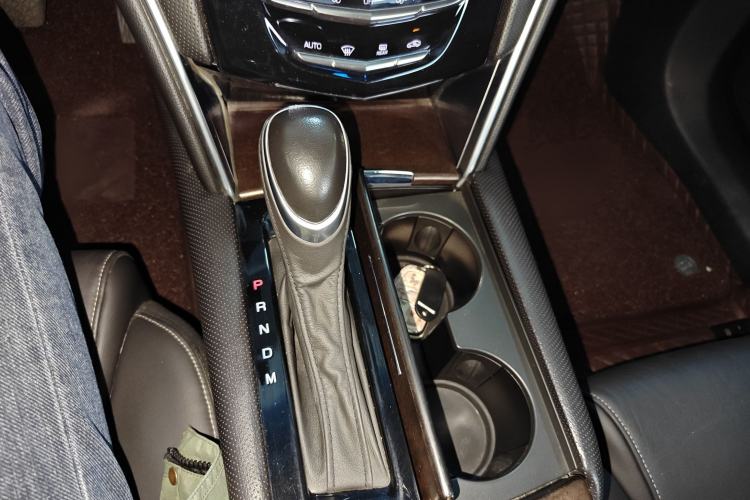 Used Cadillac XTS 2018 28T Elite Edition Gear Lever