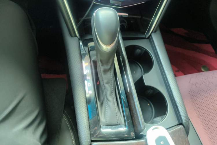 Used Cadillac XTS 2018 28T Elite Edition Gear Lever