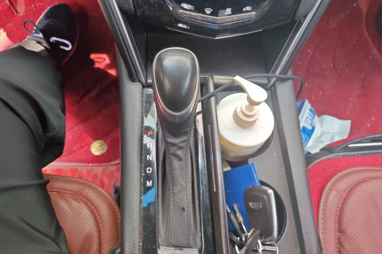 Used Cadillac XTS 2018 28T Elite Edition Gear Lever