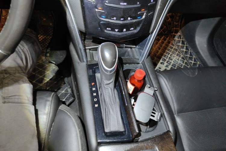 Used Cadillac XTS 2018 28T Elite Edition Gear Lever