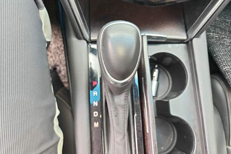 Used Cadillac XTS 2018 28T Elite Edition Gear Lever