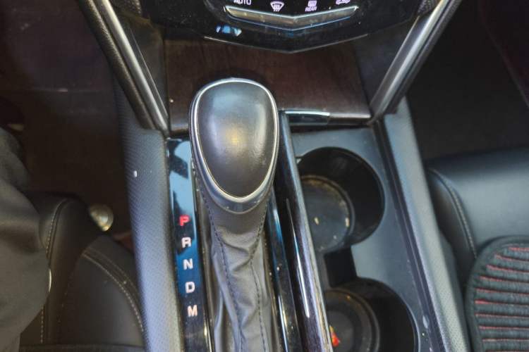 Used Cadillac XTS 2018 28T Elite Edition Gear Lever