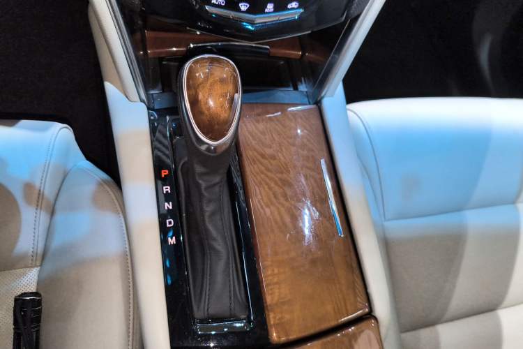 Used Cadillac XTS 2018 28T Elite Edition Gear Lever