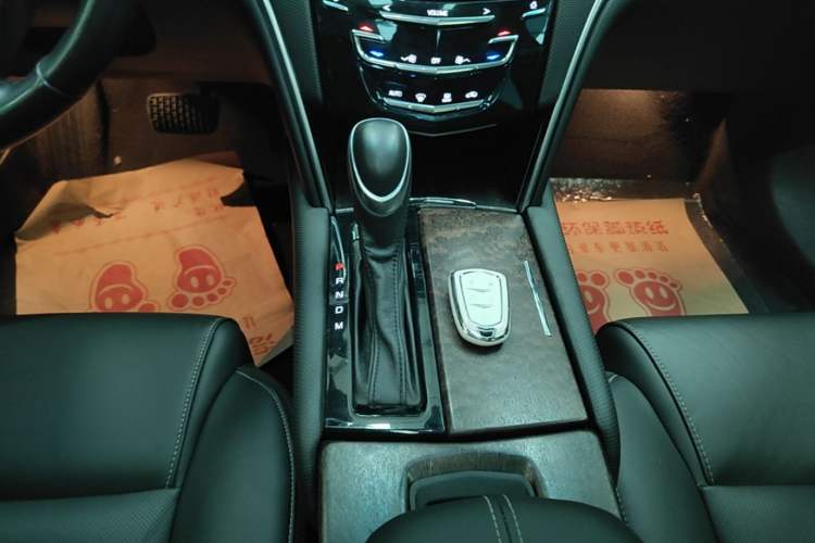 Used Cadillac XTS 2018 28T Elite Edition Gear Lever