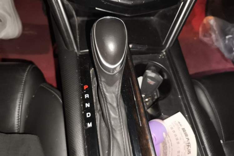 Used Cadillac XTS 2018 28T Elite Edition Gear Lever