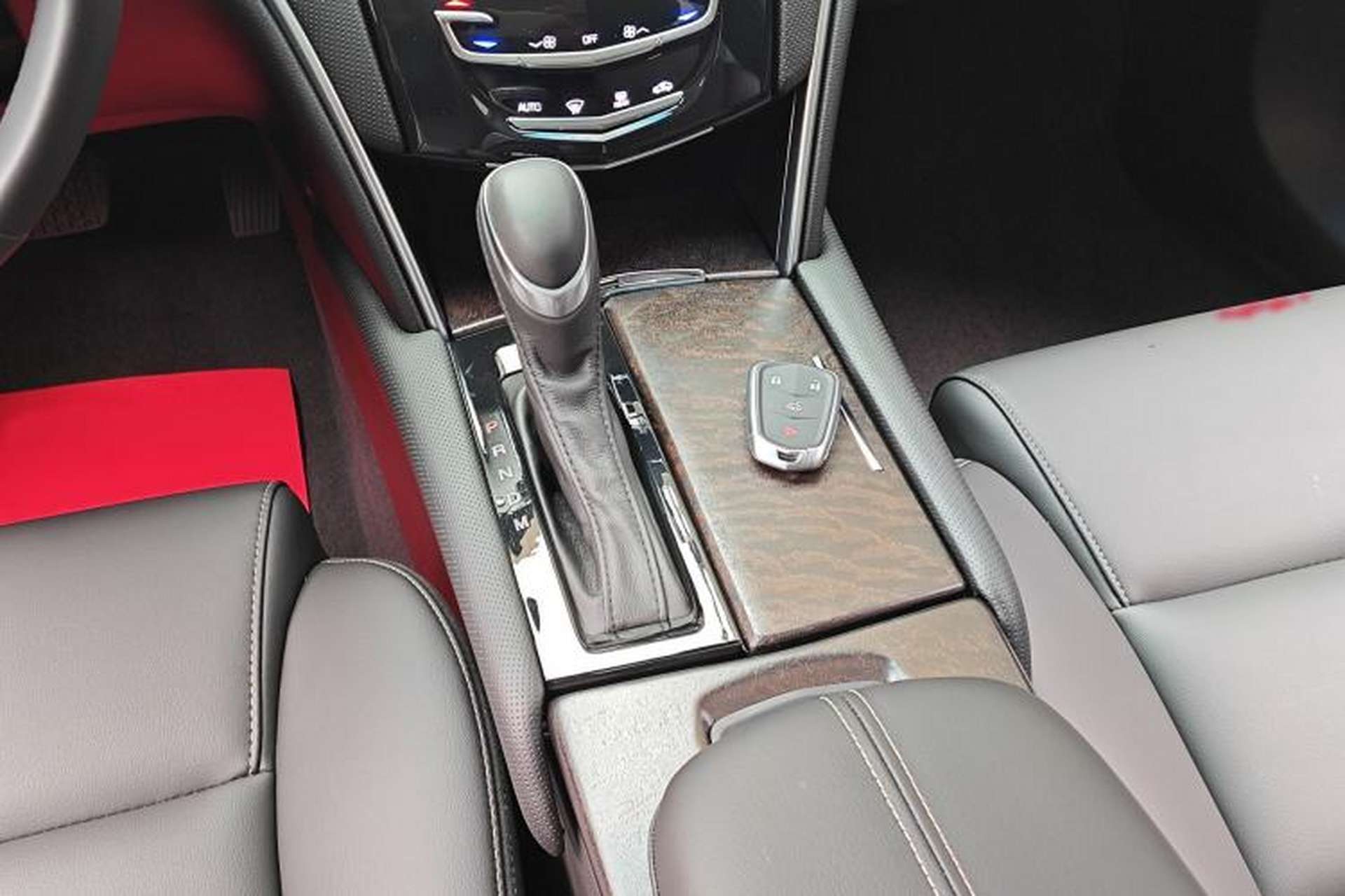 Used Cadillac XTS 2018 28T Tech Edition Gear Lever