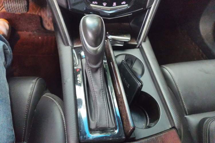 Used Cadillac XTS 2018 28T Tech Edition Gear Lever