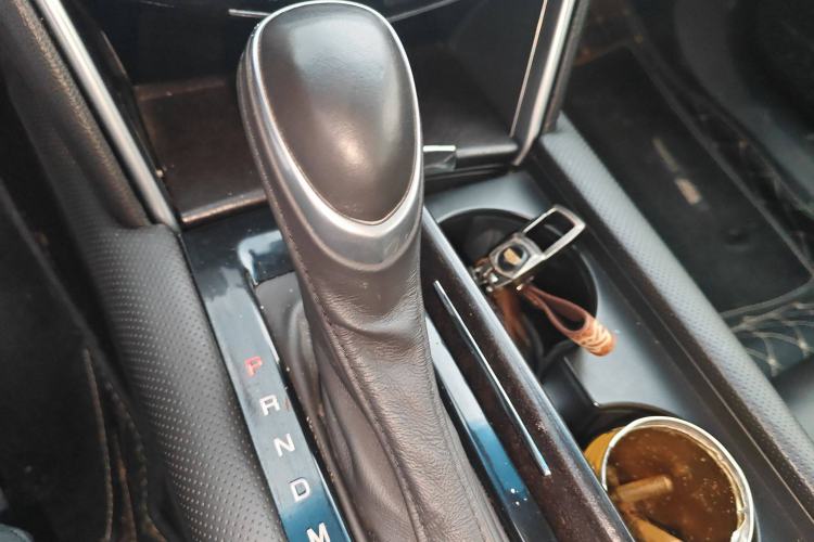 Used Cadillac XTS 2018 28T Tech Edition Gear Lever
