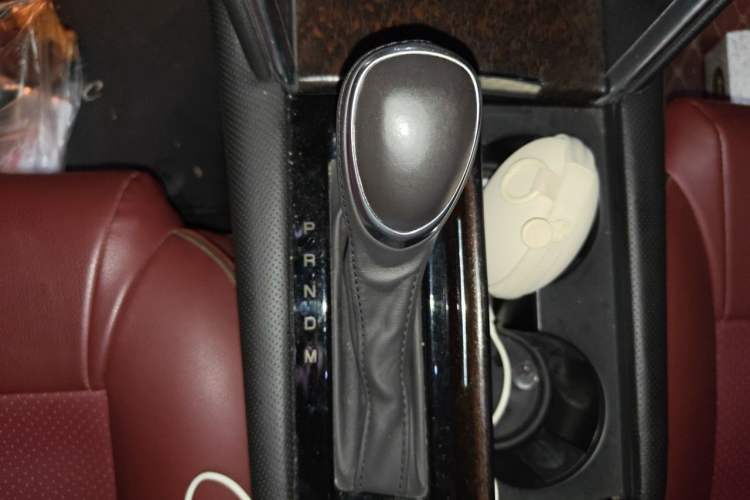 Used Cadillac XTS 2018 28T Tech Edition Gear Lever