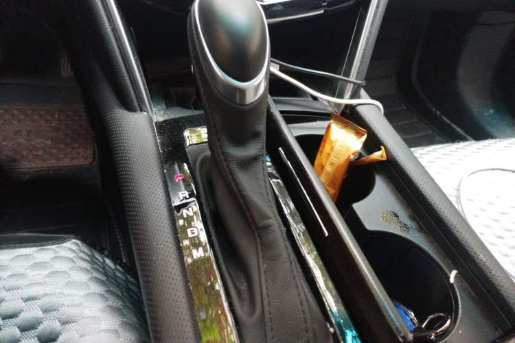 Used Cadillac XTS 2018 28T Elite Edition Gear Lever