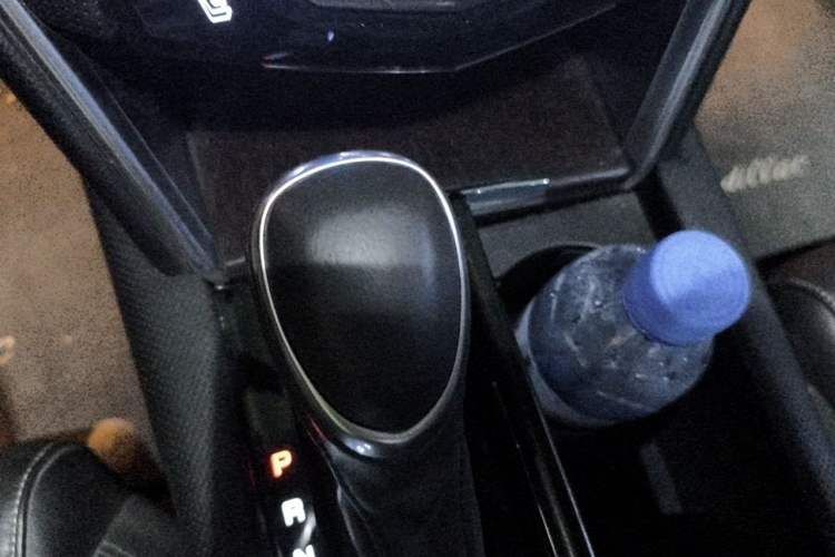 Used Cadillac XTS 2018 28T Luxury Edition Gear Lever