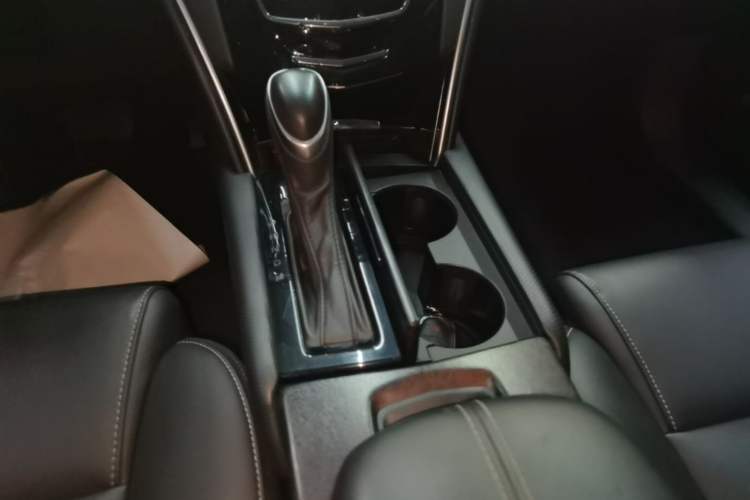 Used Cadillac XTS 2018 28T Tech Edition Gear Lever